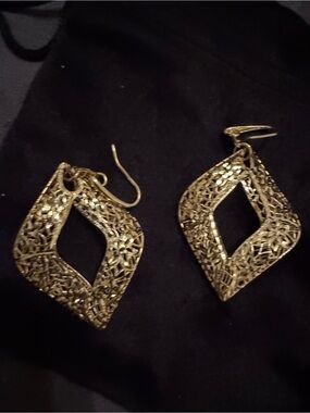 Gold Filigree Diamond-Shaped Drop Earrings - Brand